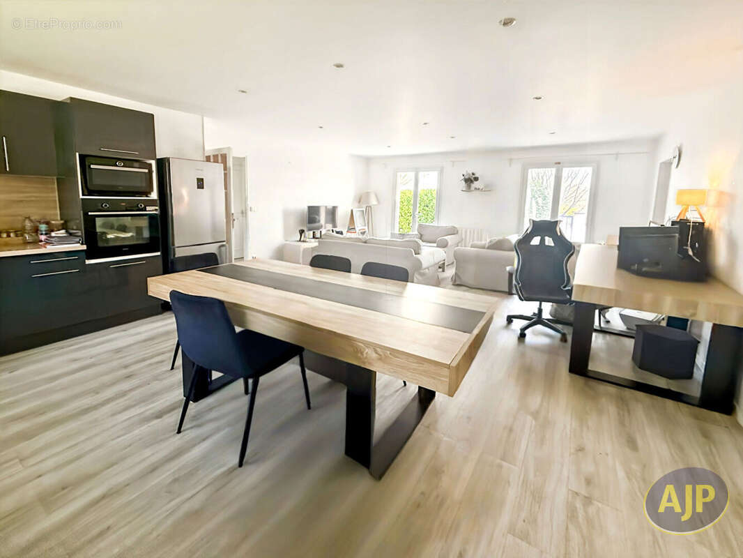 Maison à CARBON-BLANC