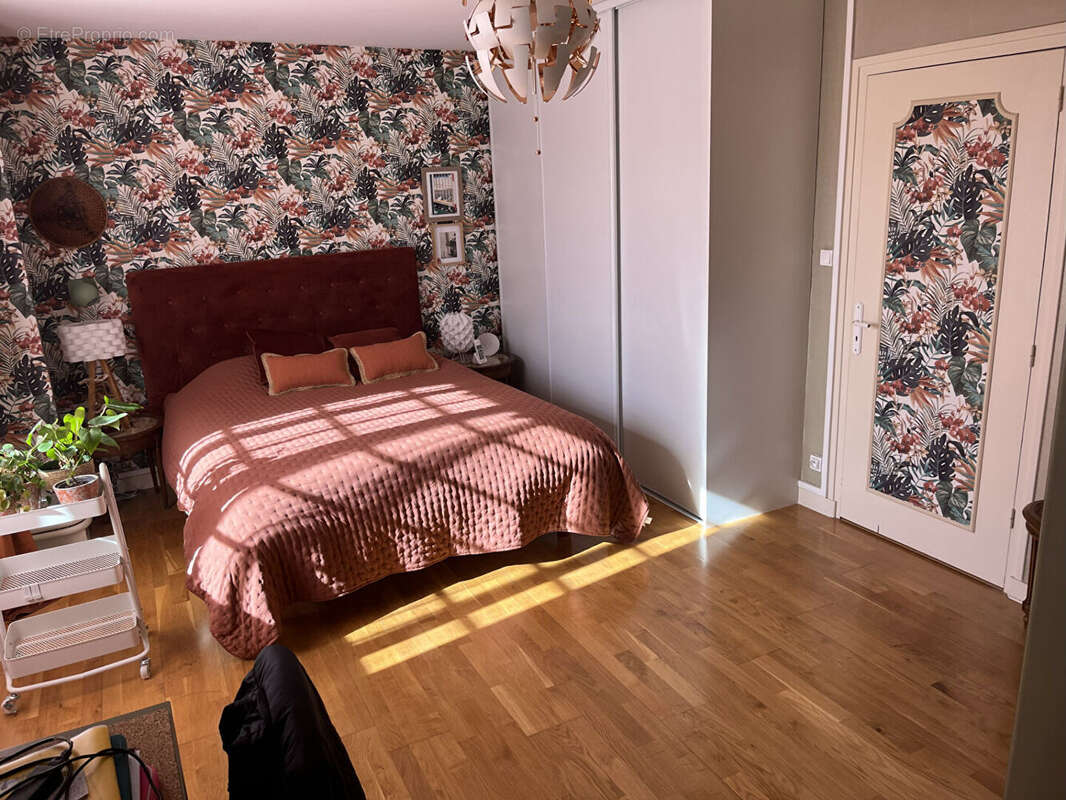 Maison à MONTS-SUR-GUESNES