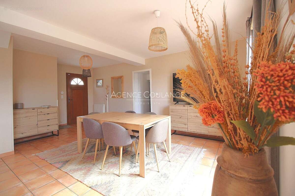 Maison à SAINT-CYR-SUR-MER