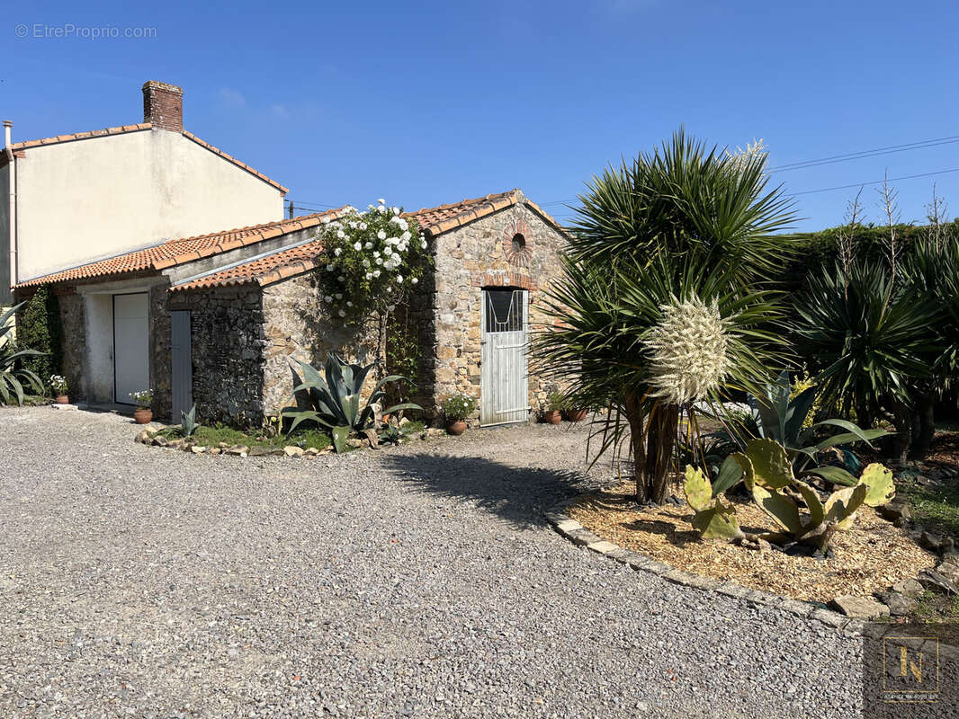 Maison à FROSSAY