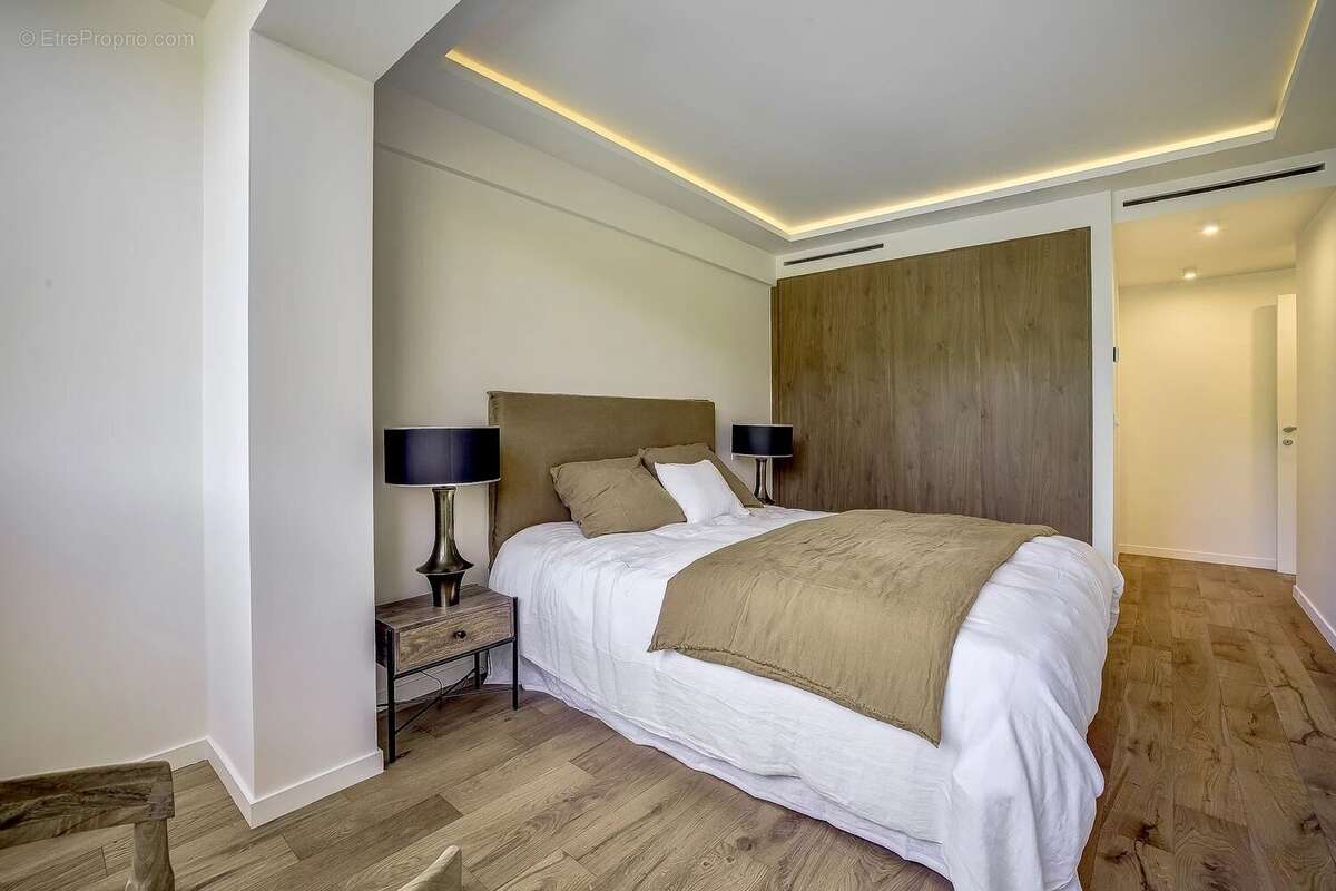 Cannes, Basse Californie - Appartement 4 pièces vue mer  111 m² - photo 44