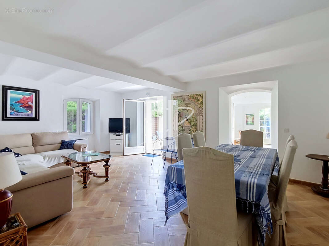 Appartement à SAINT-RAPHAEL