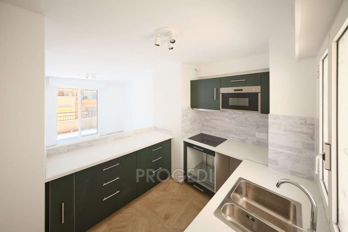 Appartement à BEAUSOLEIL