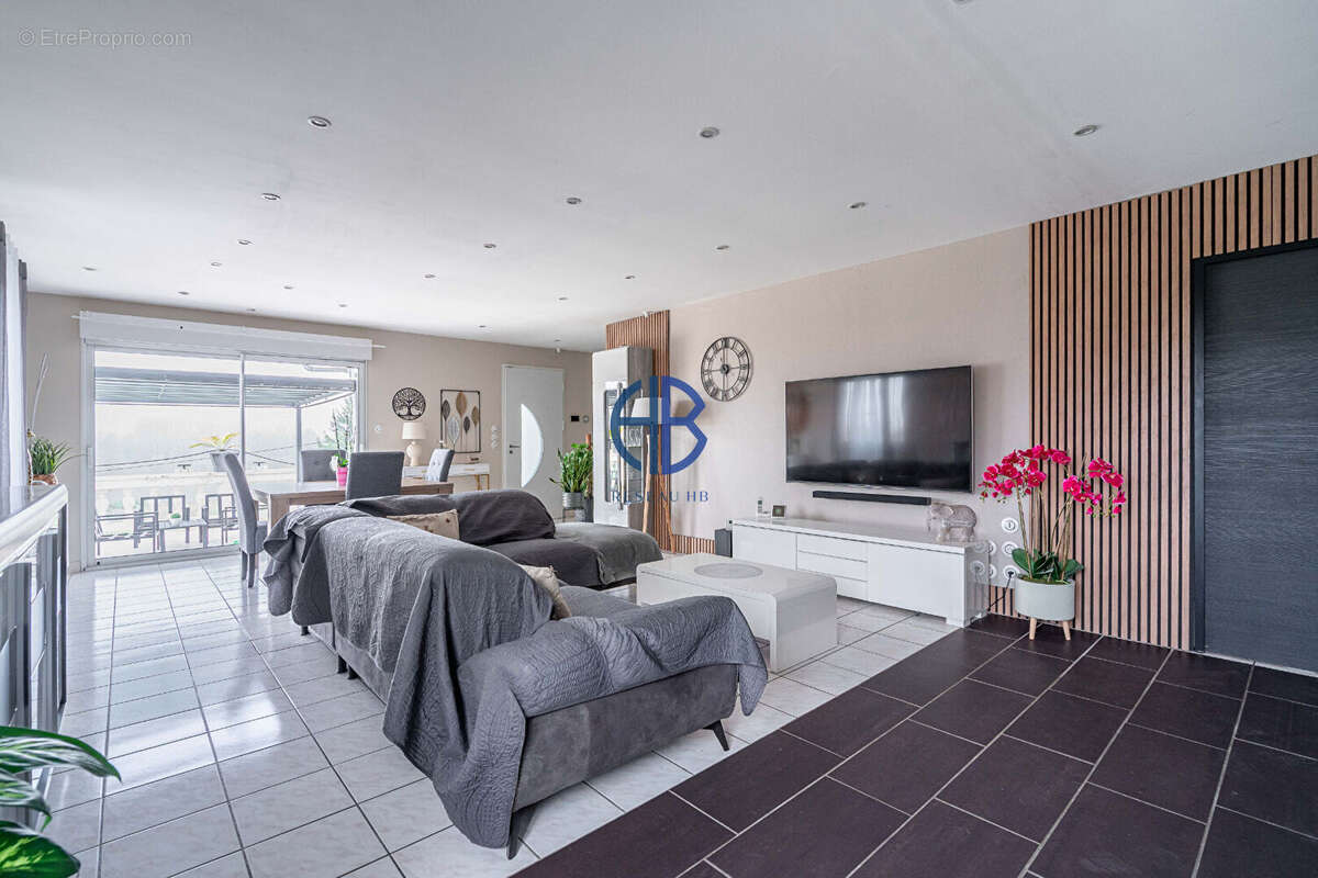 Maison à SAINT-CHEF