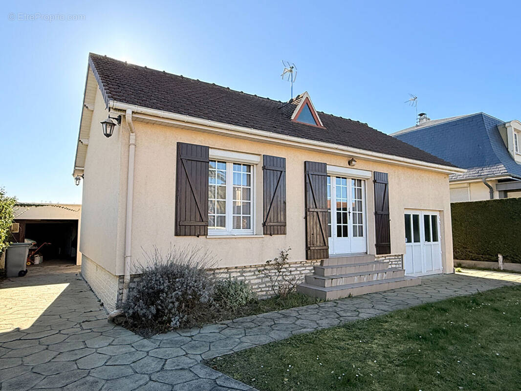 Maison à OUISTREHAM