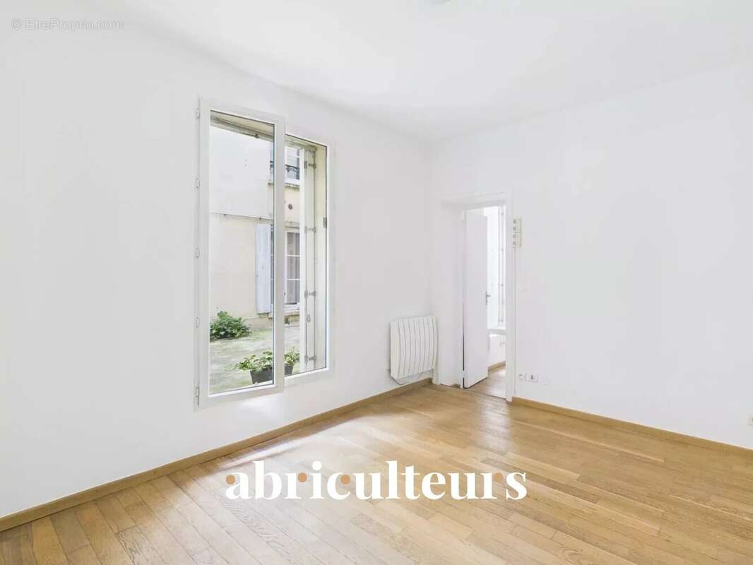 Commerce à PARIS-7E