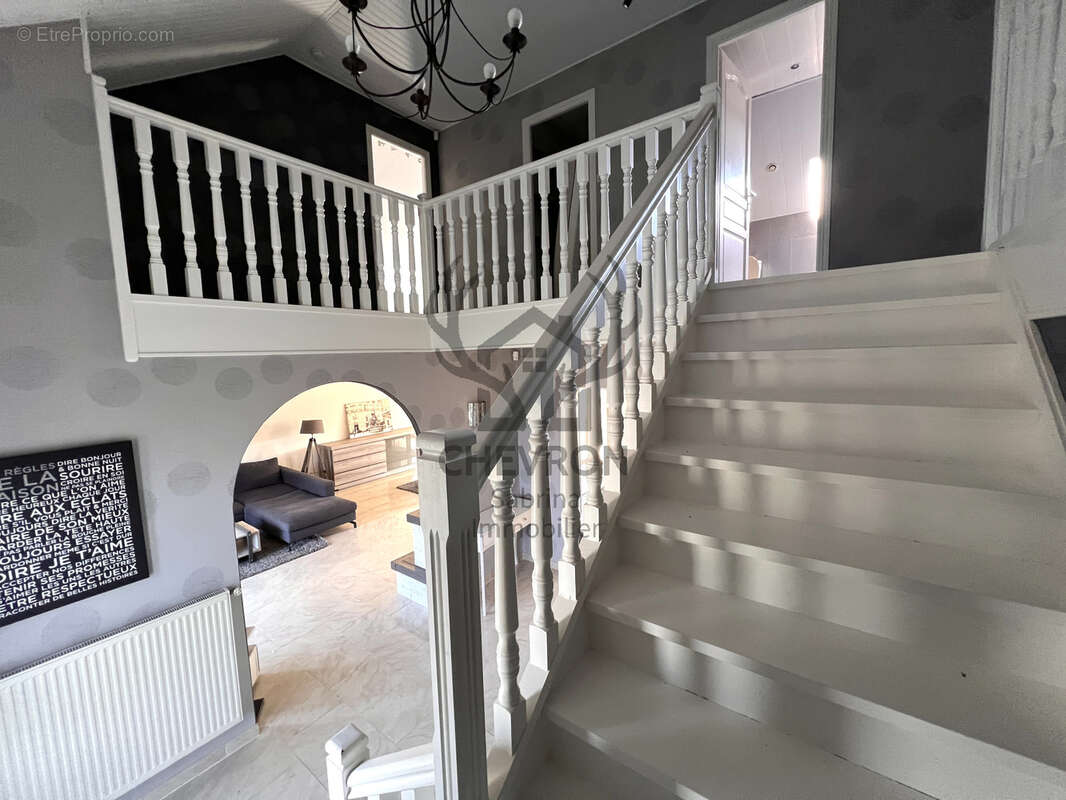 Maison à PRIX-LES-MEZIERES