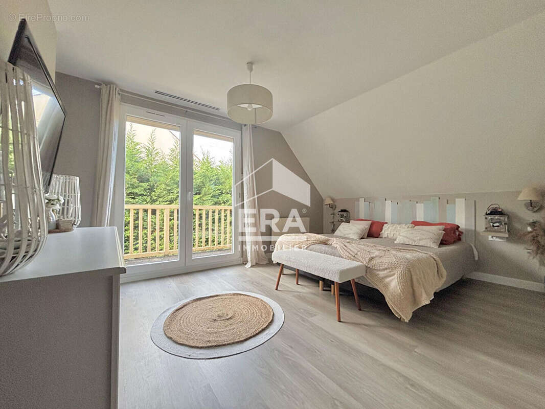 Maison à LA QUEUE-EN-BRIE