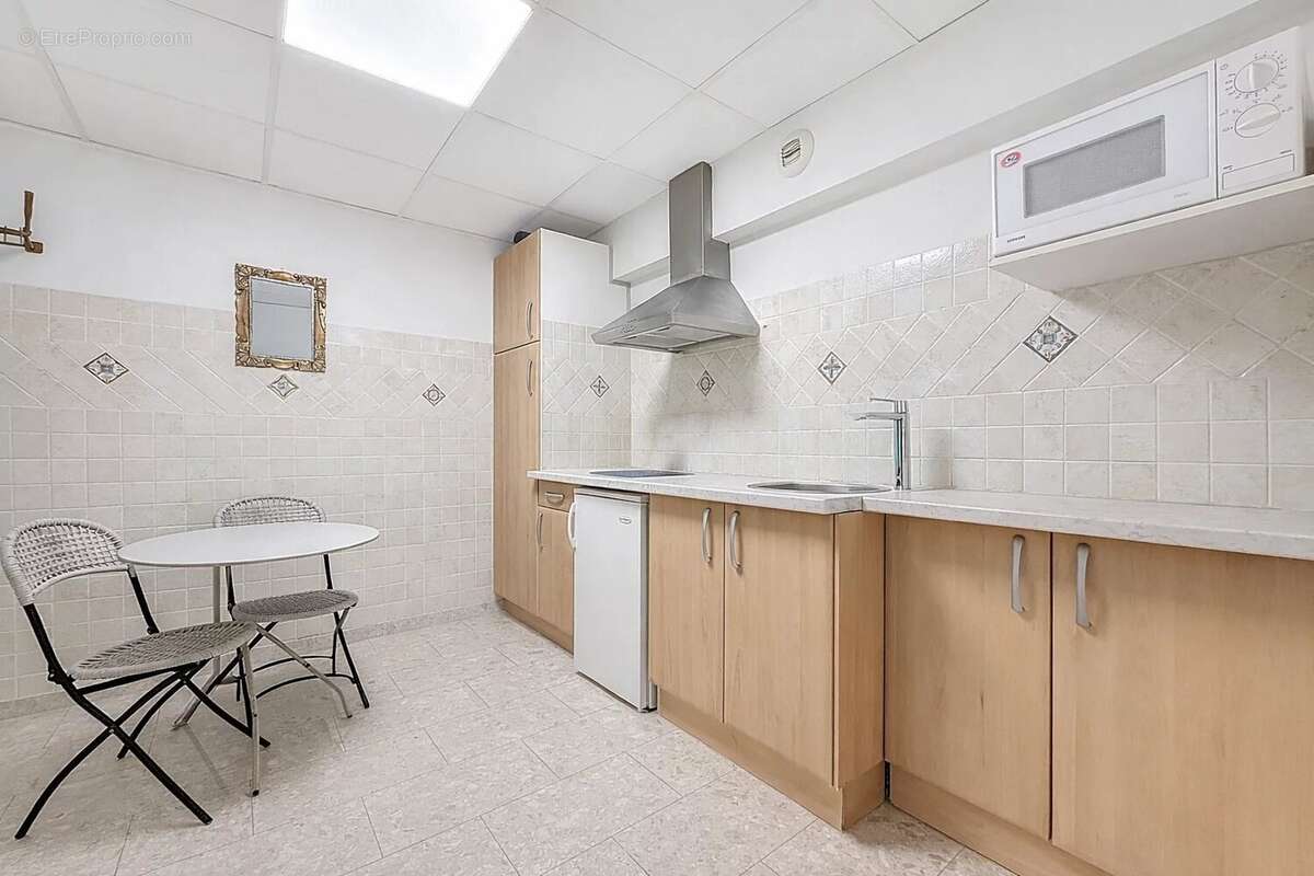 Commerce à MARSEILLE-4E