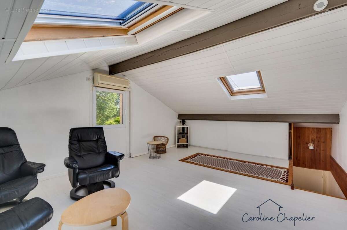 Sur les hauteurs de Plaisance, proche du golf de Téoula, maison 3 chambres, mezzanine / bureau, SDB, 2 WC - photo 10