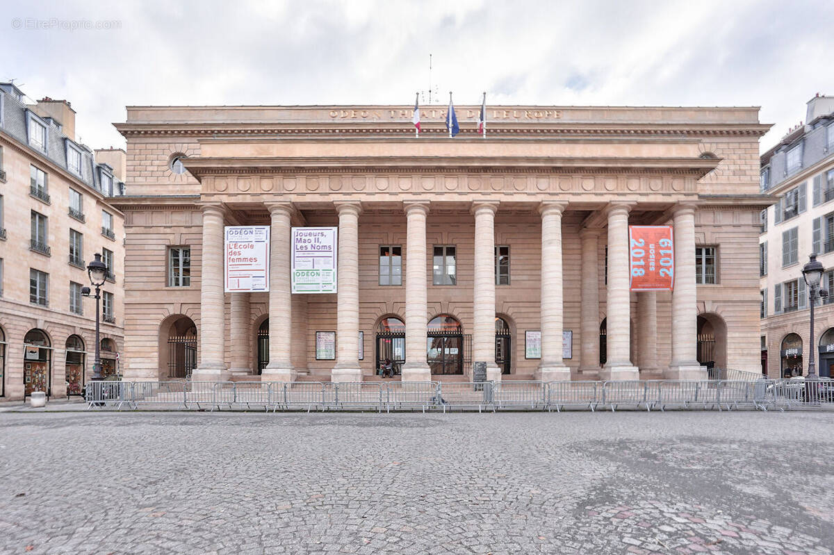 Commerce à PARIS-6E