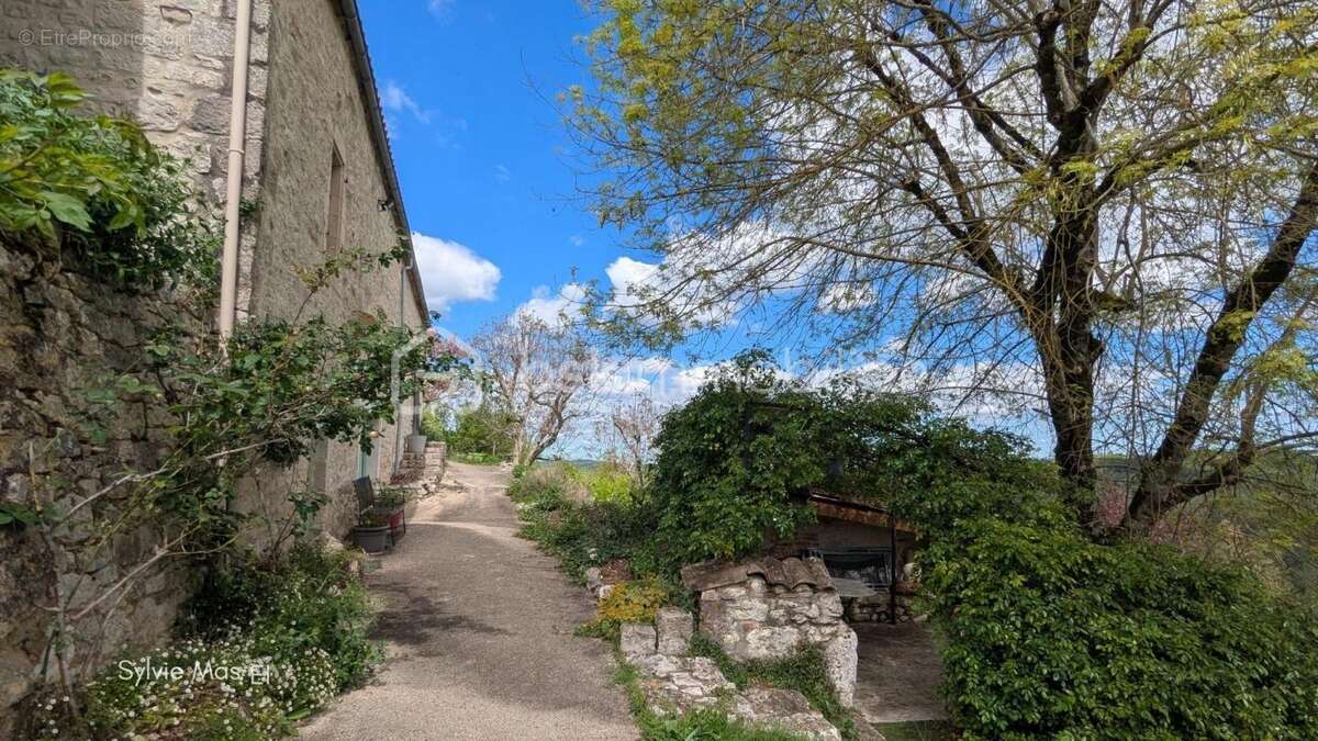 Maison à MONTCUQ