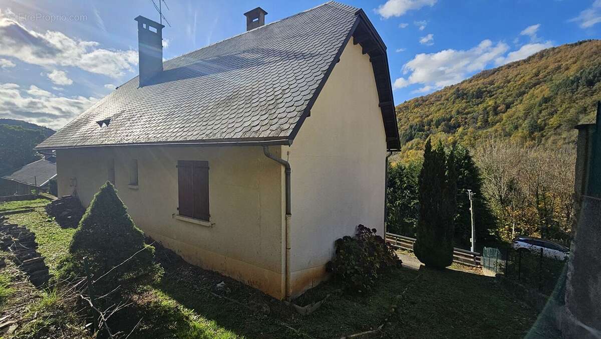 Maison à SAINT-GENIEZ-D'OLT