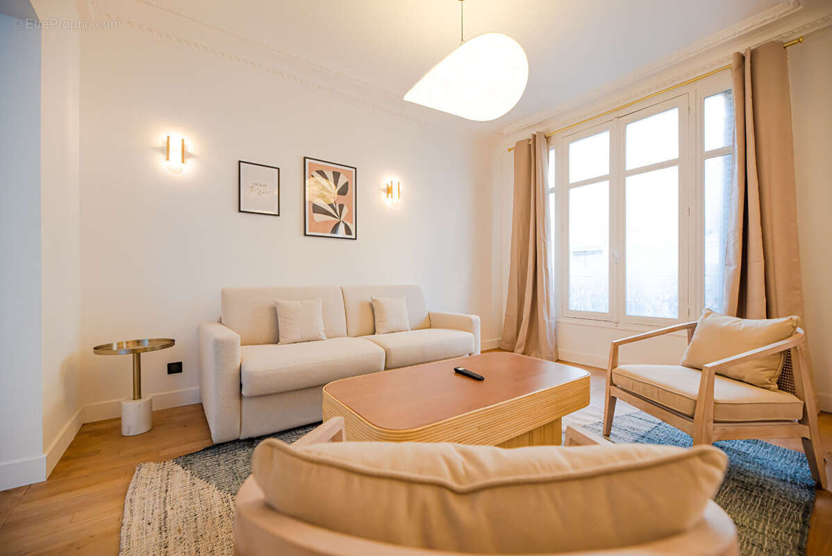 A vendre en exclusivite - immeuble secteur cathedrale - photo 8