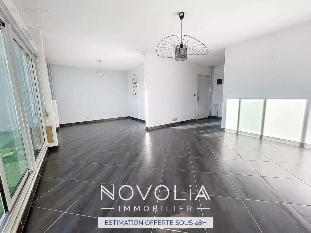 Appartement à LYON-8E