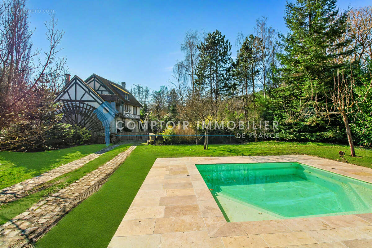 A vendre Dpt Eure (27) proche Pacy sur Eure Moulin 353 m2 avec piscine sur terrain de 5542 m2 au bord de riviè - photo 3