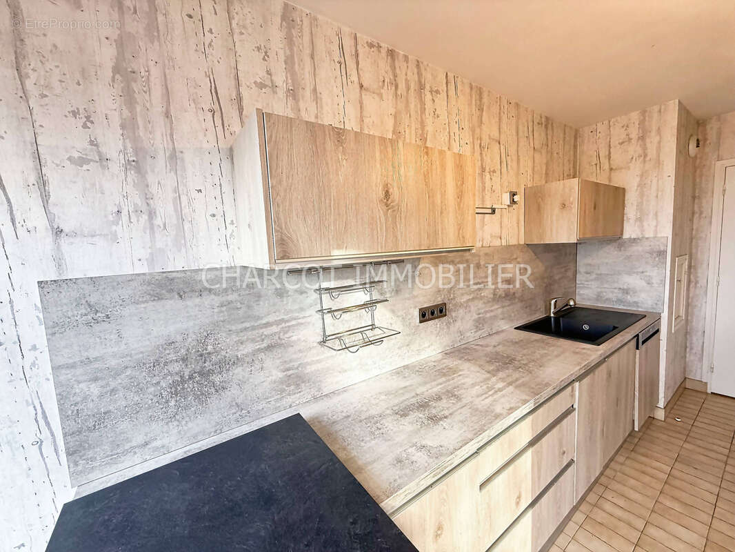 Appartement à TASSIN-LA-DEMI-LUNE