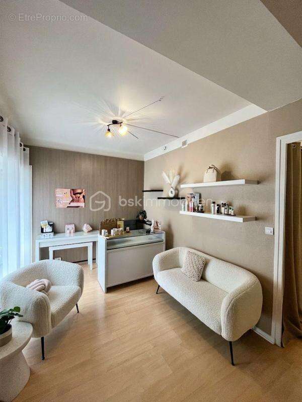 Commerce à SAINT-JEAN-DE-MAURIENNE