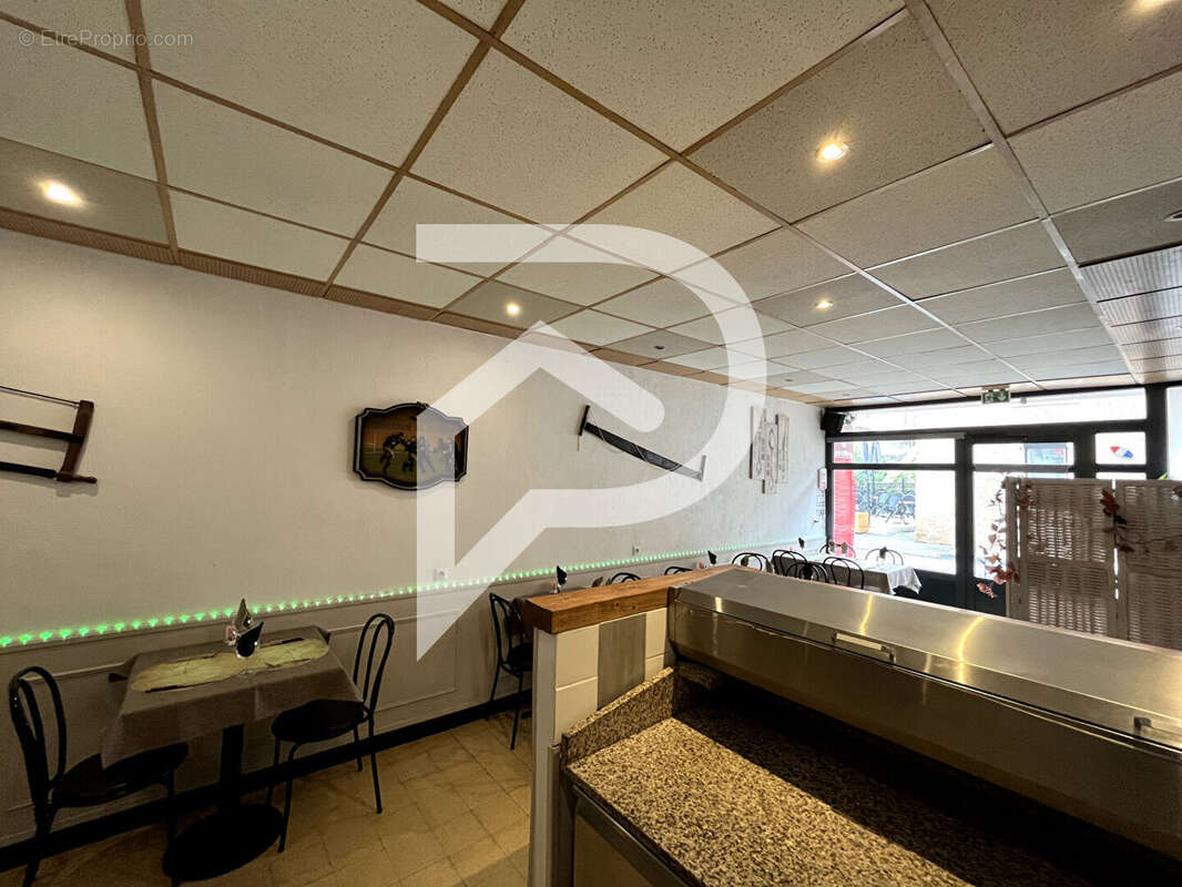 Commerce à VINON-SUR-VERDON