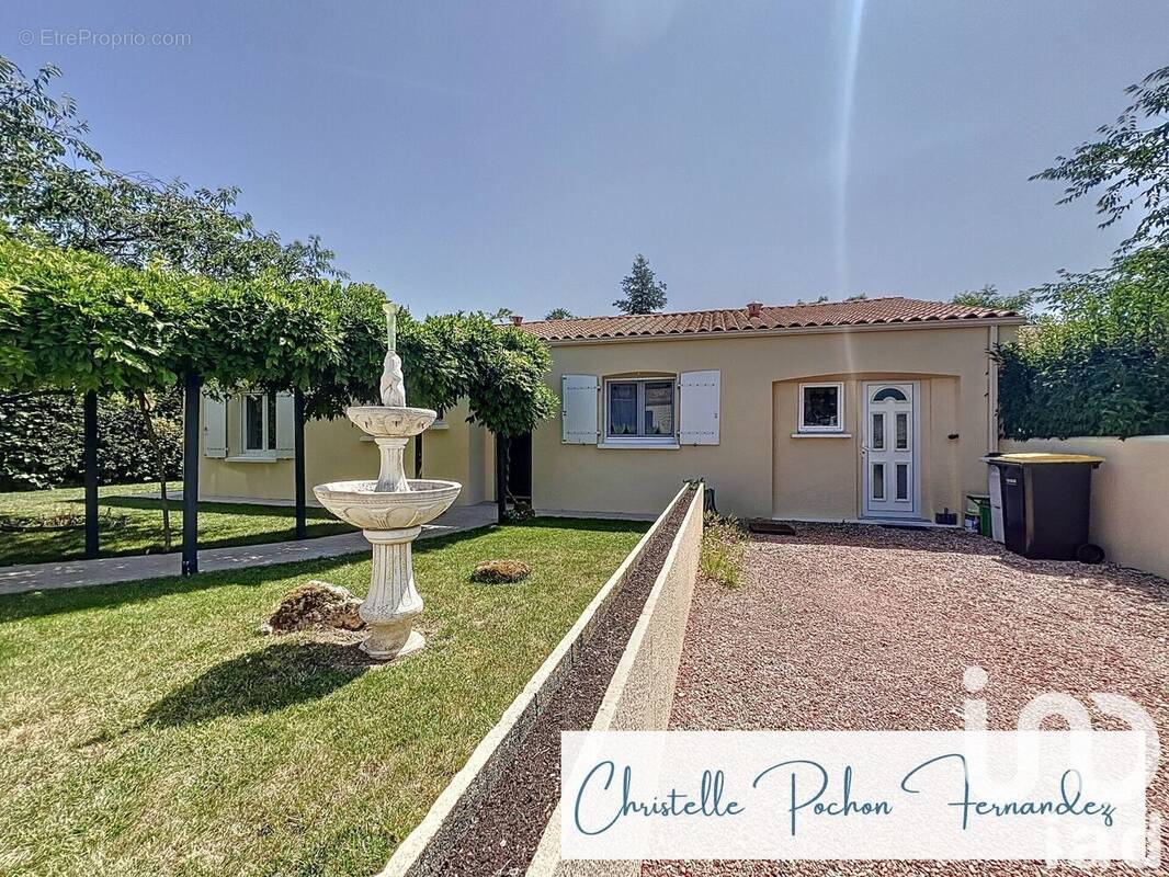 Photo 1 - Maison à SAINT-SAUVEUR-D'AUNIS