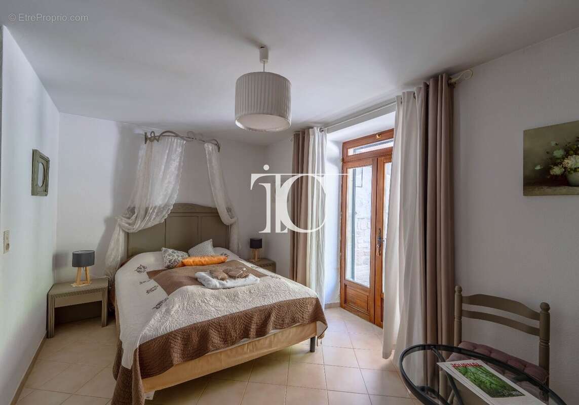 Maison à LABLACHERE