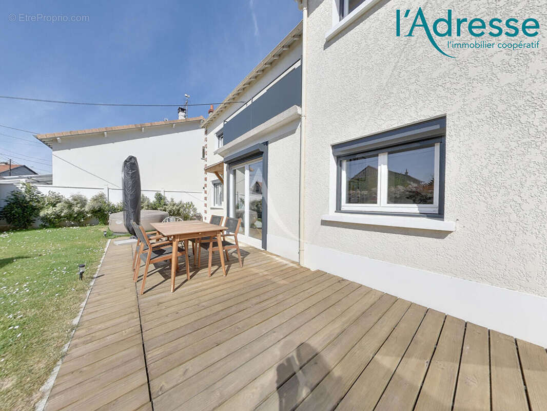 Maison à VAIRES-SUR-MARNE