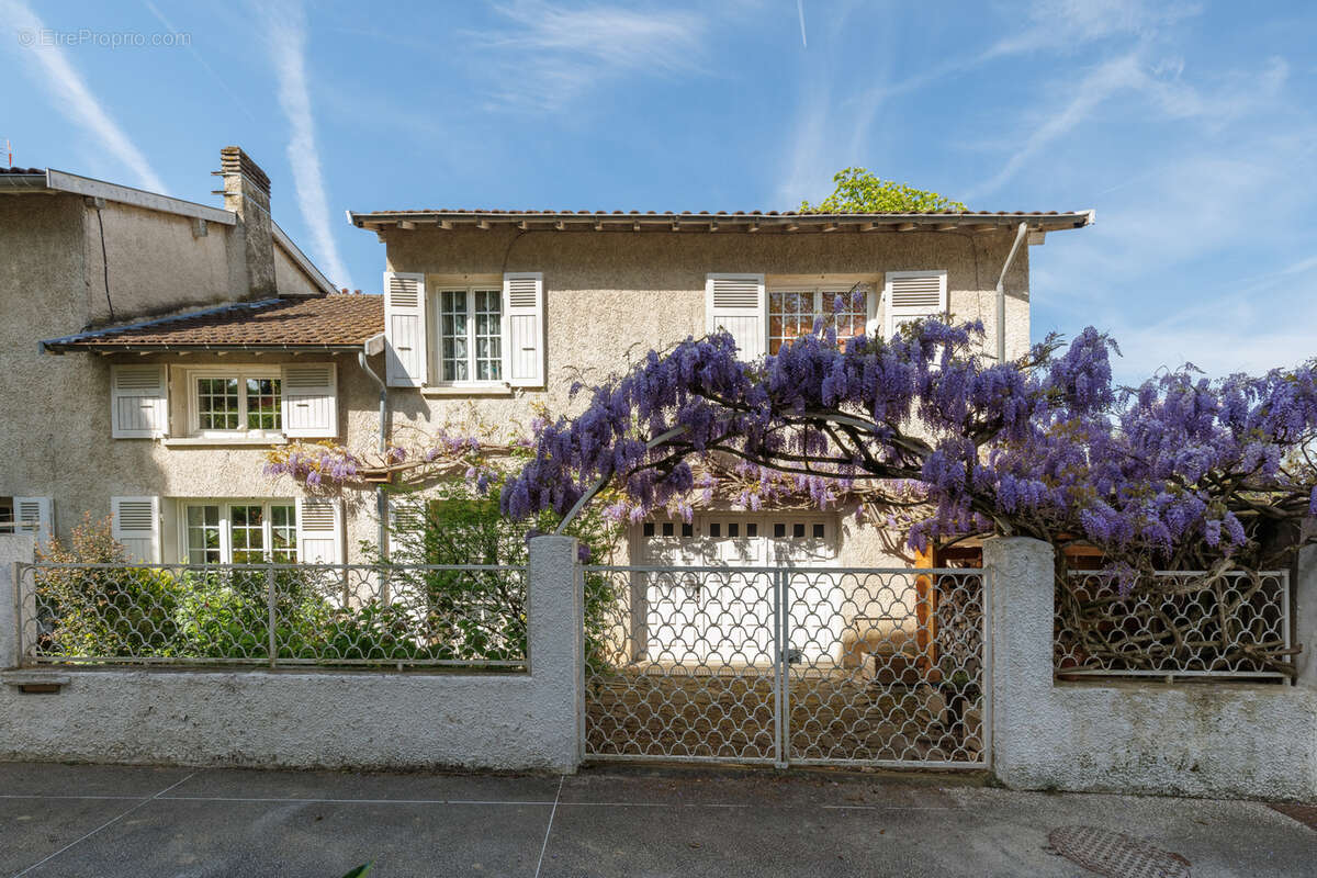 Maison à SAINT-PIERRE-DE-CHANDIEU