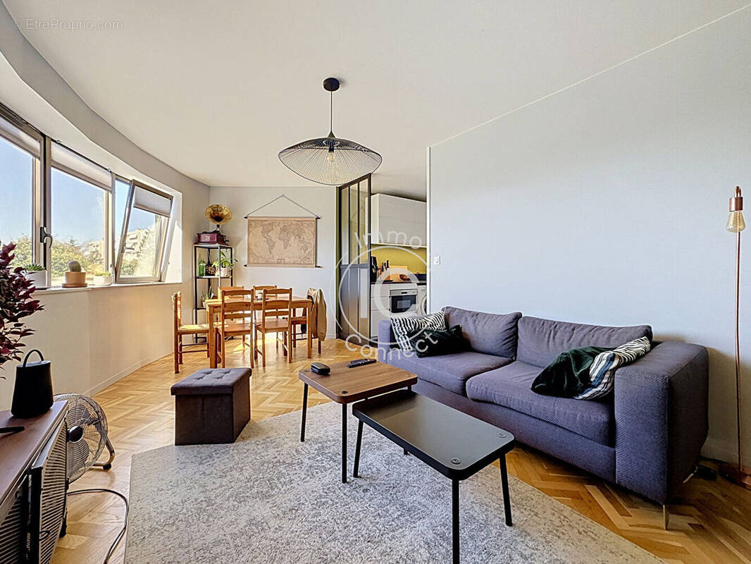 Appartement à LA MULATIERE