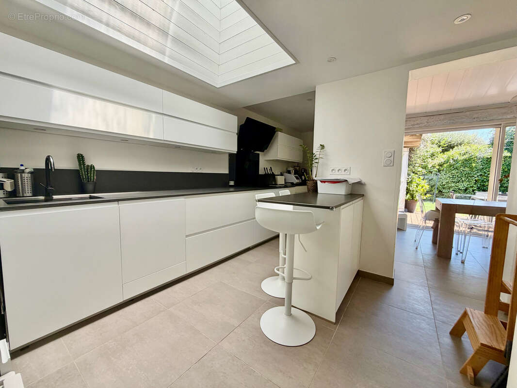 LATTES - Maison familiale avec piscine et jardin - Secteur prisé - photo 5