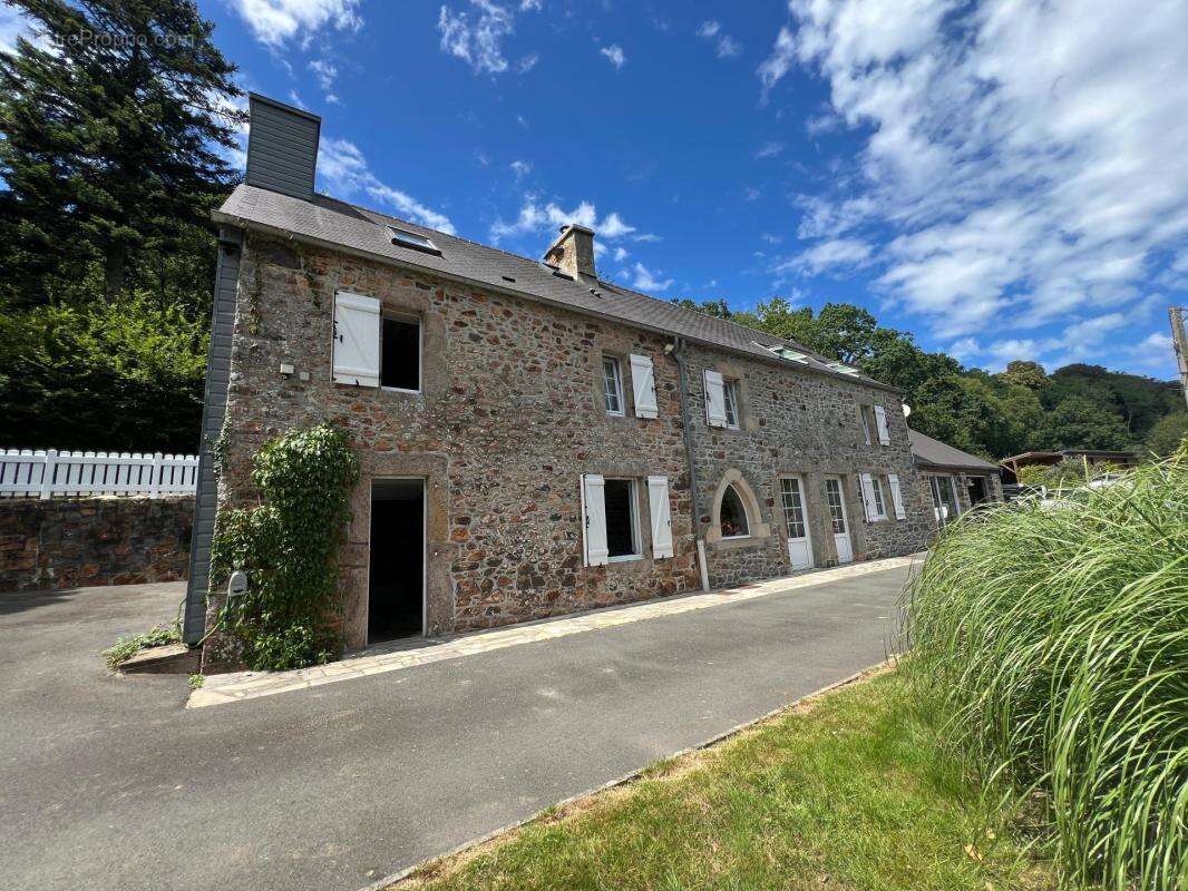 Maison en pierre dans un écrin de nature avec étang et forêt - photo 2