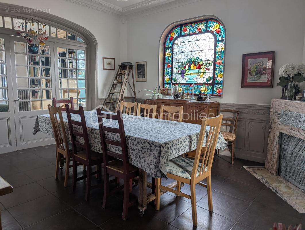 Maison à MONTROND-LES-BAINS