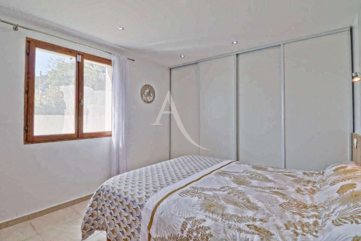 Villa type 5 de 160m2 avec vue remarquable quinson - photo 6