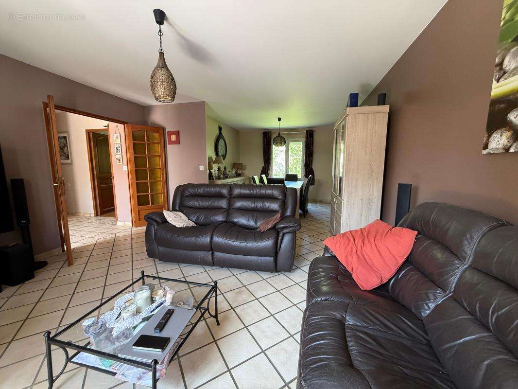 Maison à SAINTE-GENEVIEVE