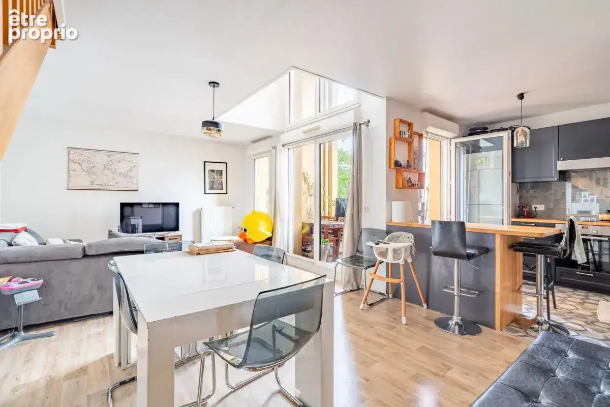 Duplex 3 pièces de 64 m² avec balcon et parking à Stains - photo 5