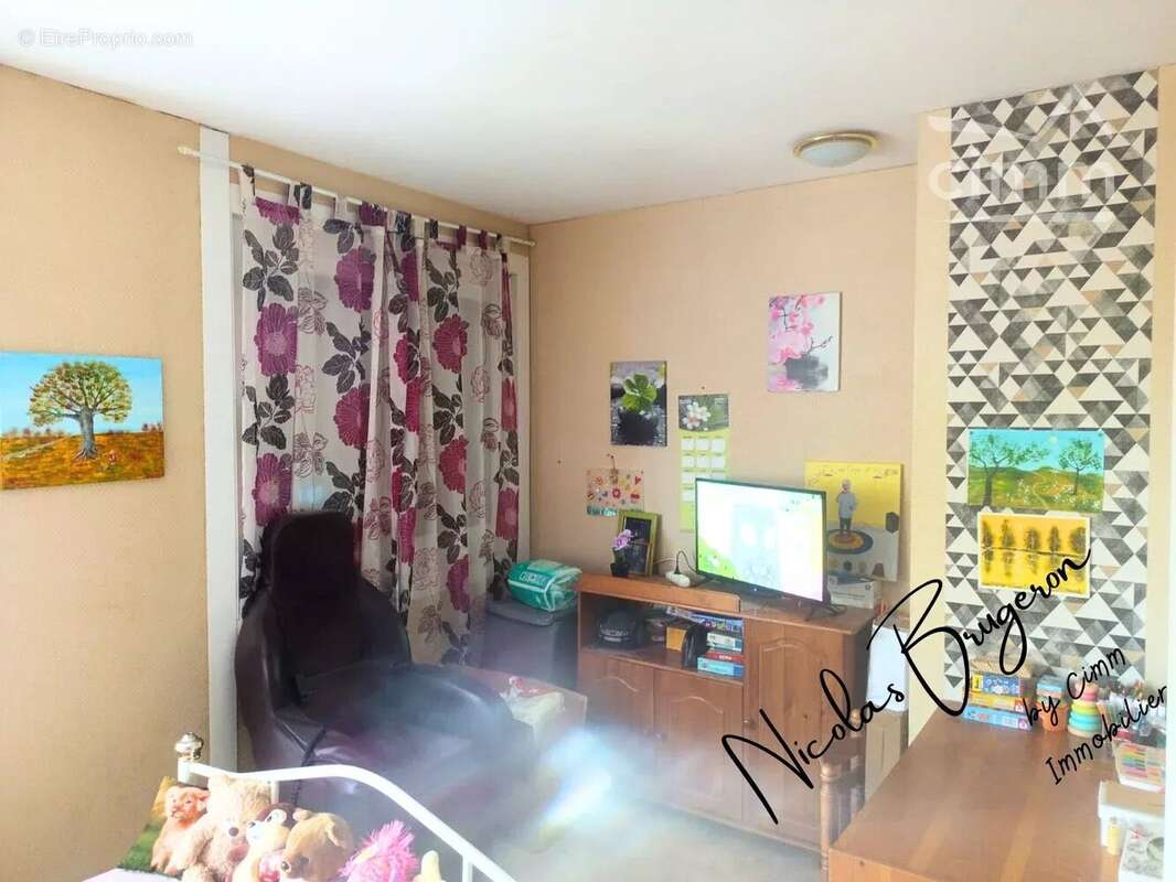 En exclusivité – Ensemble immobilier avec deux habitations, étang et près d’un hectare de terrain - photo 29