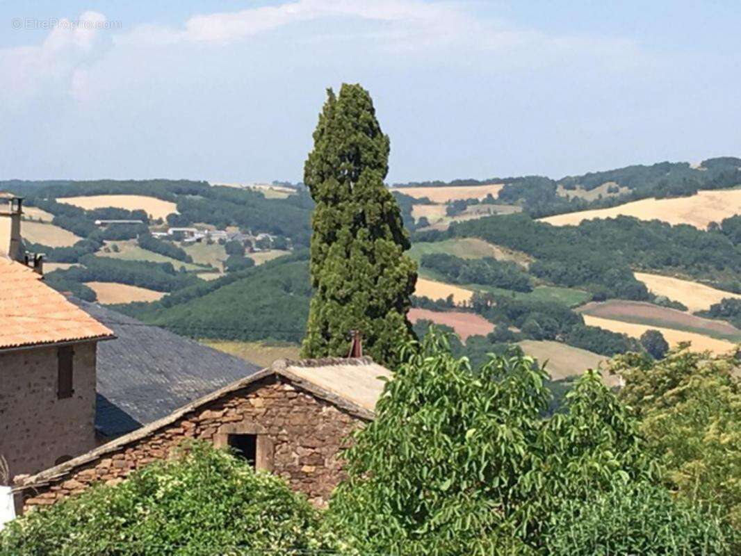 Maison à SAINT-SERNIN-SUR-RANCE