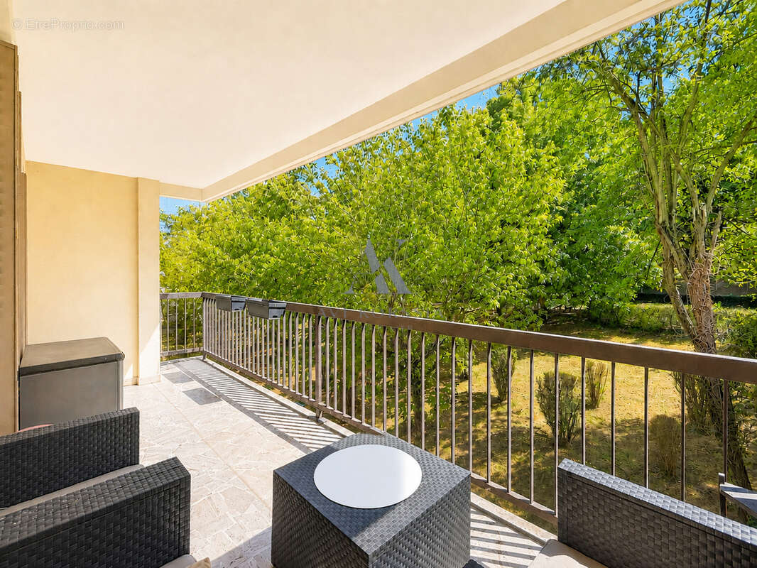Bron   Appartement T6 112 m2, 4 chambres avec terrasse et parking - photo 13