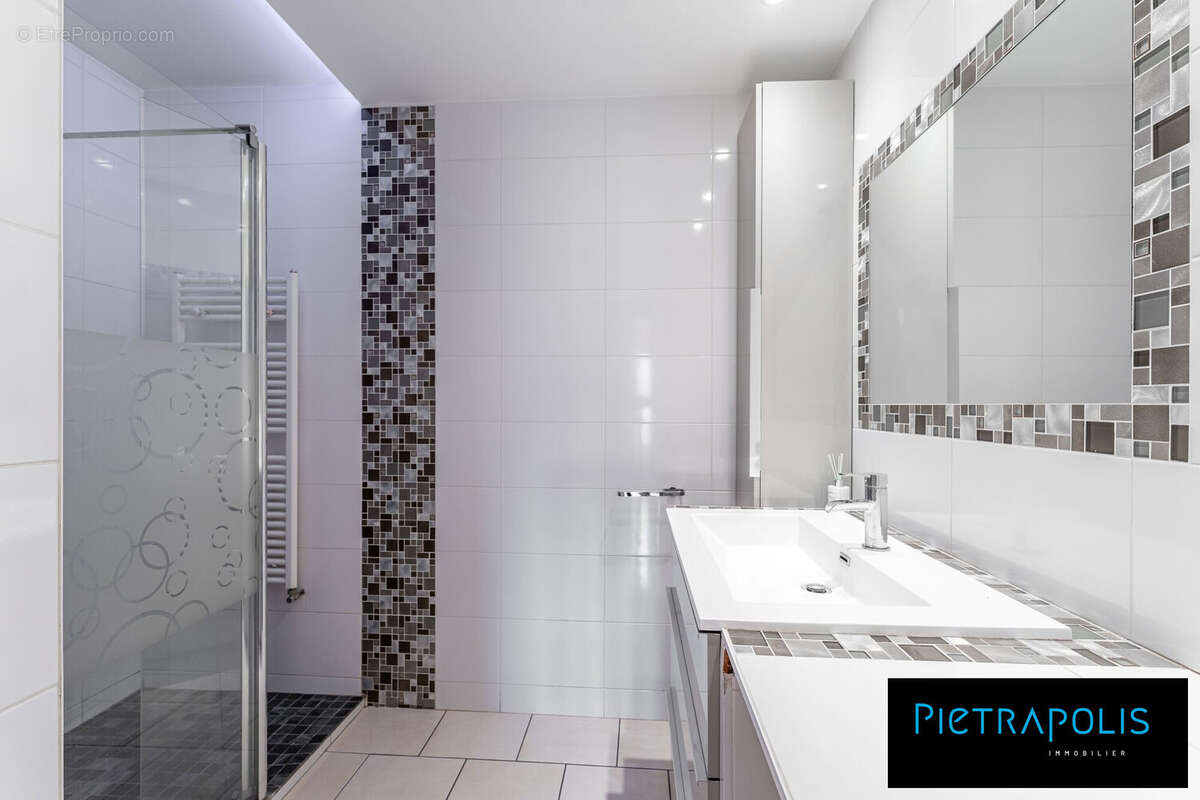 Appartement à TASSIN-LA-DEMI-LUNE