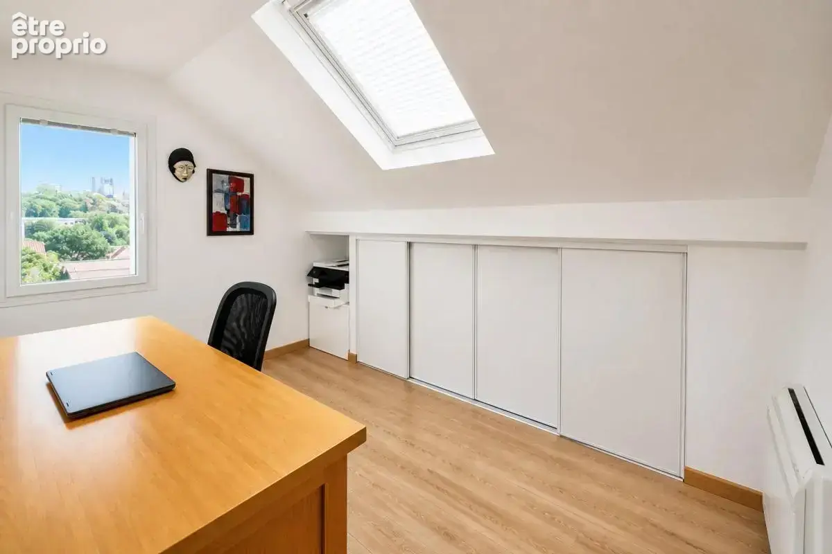 Maison entièrement rénovée de 5 pièces - 84 m2 -  Mareil-Marly - photo 8