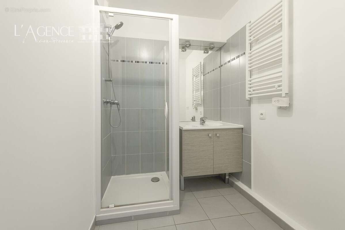 Appartement à VENELLES