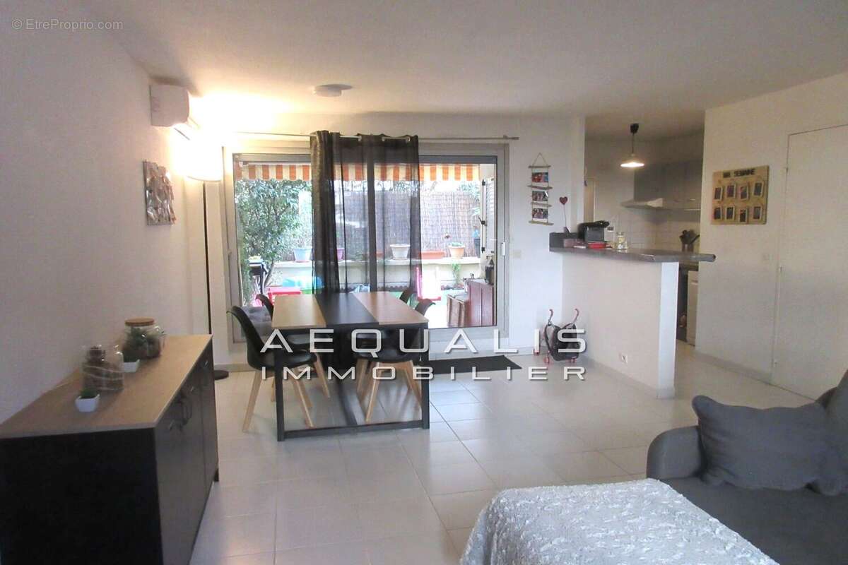Appartement à SAINT-LAURENT-DU-VAR