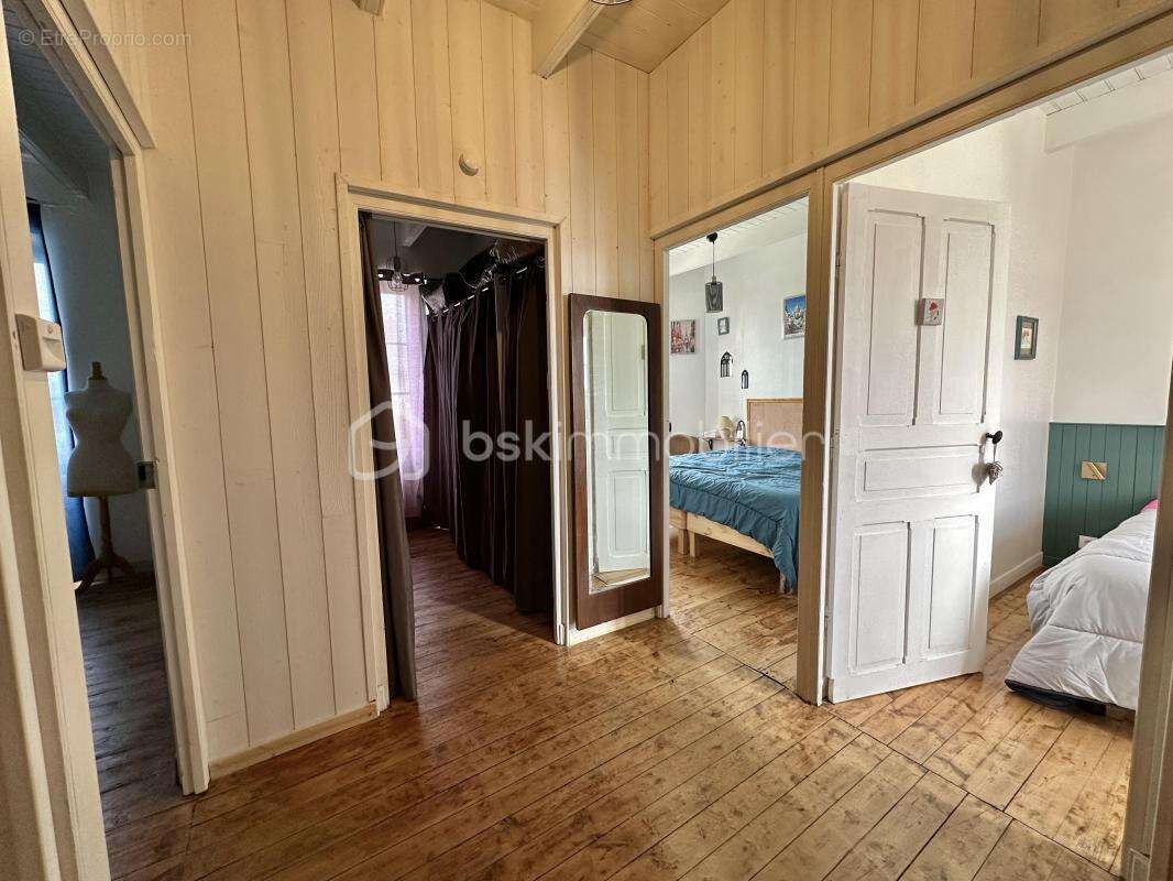 Pouldreuzic – propriété de caractère – 212 m² habitables – jusqu'à 290 m² de potentiel – 3 habitations possibles - photo 23