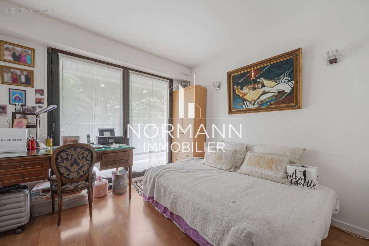 Appartement à LEVALLOIS-PERRET
