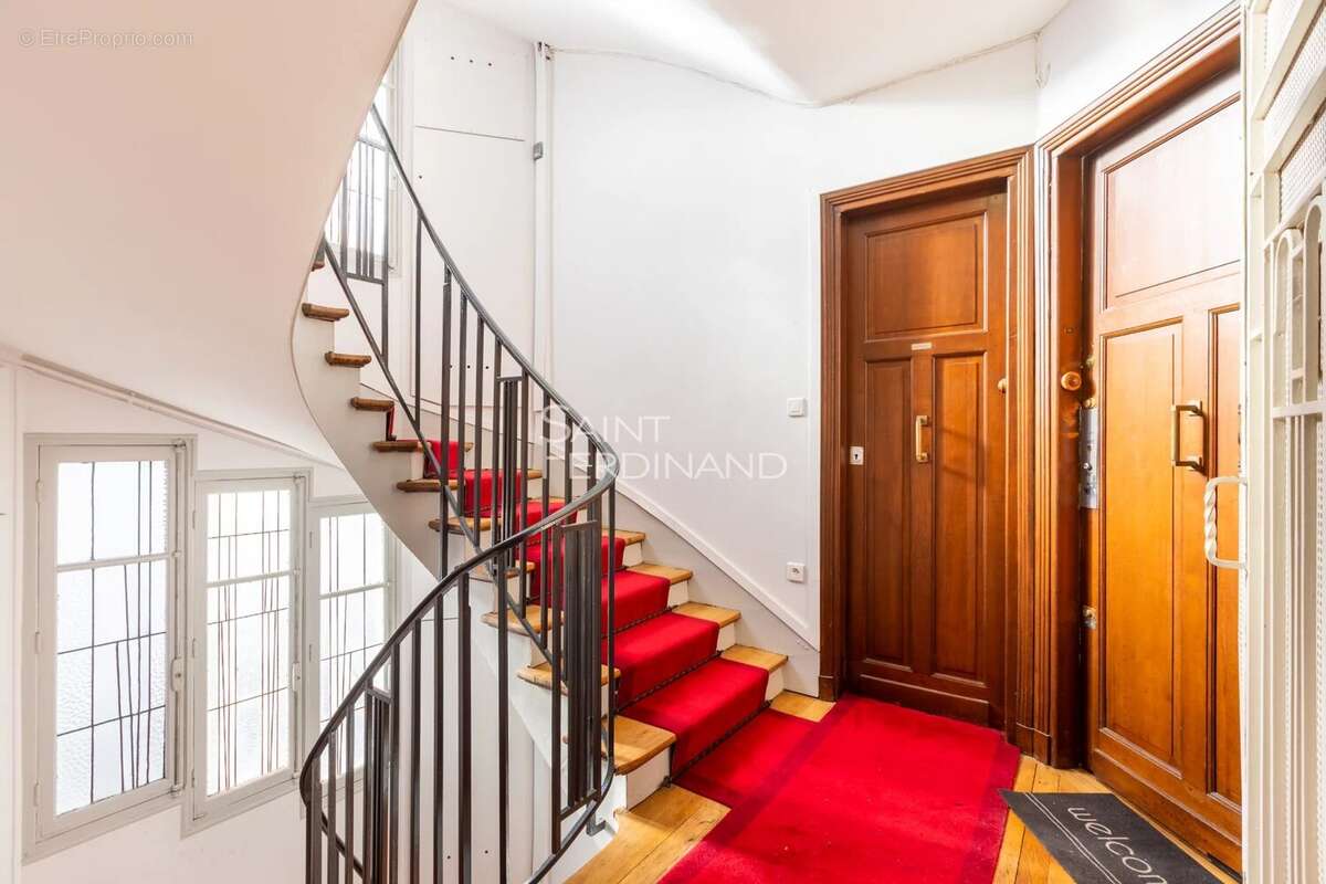 Appartement à PARIS-17E