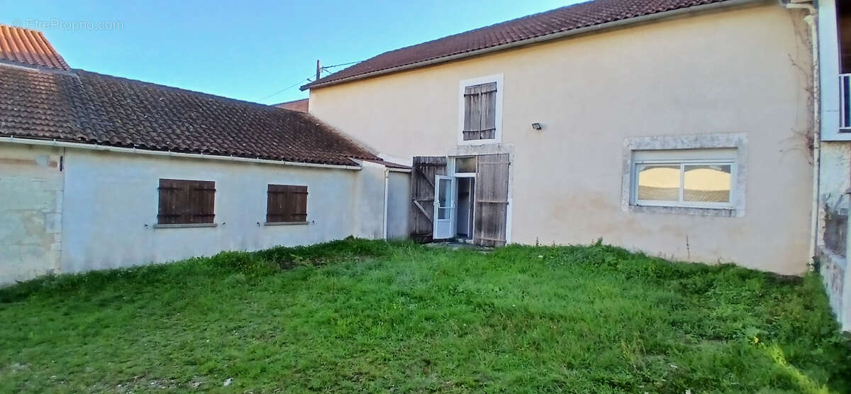 Appartement à RUFFEC