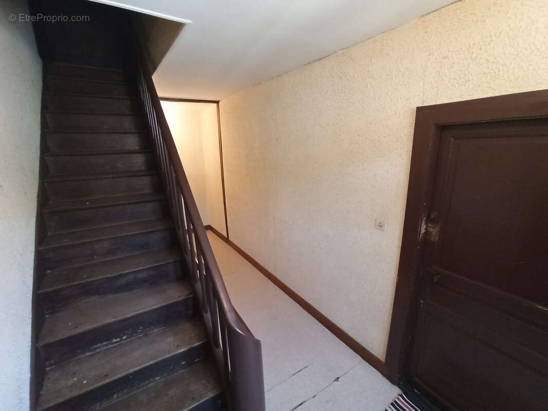 Commerce à SEREILHAC