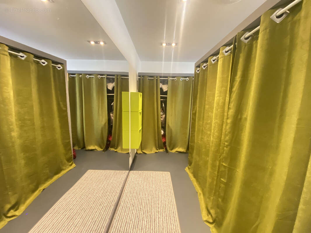 Autre à SAINT-ETIENNE