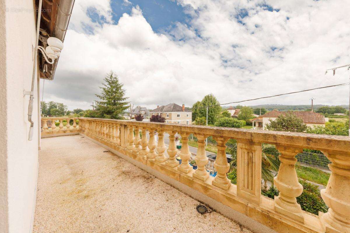 Maison à TERRASSON-LAVILLEDIEU