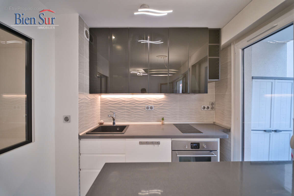 Appartement à PARIS-20E