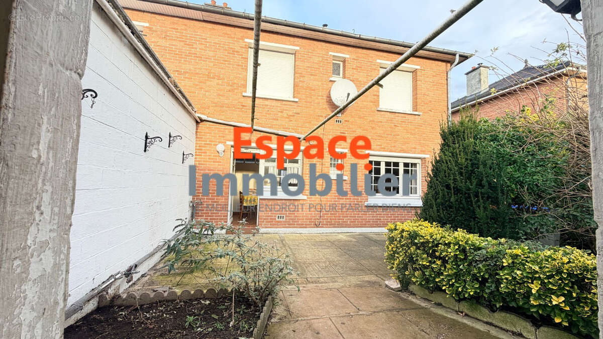 Maison à DOUCHY-LES-MINES